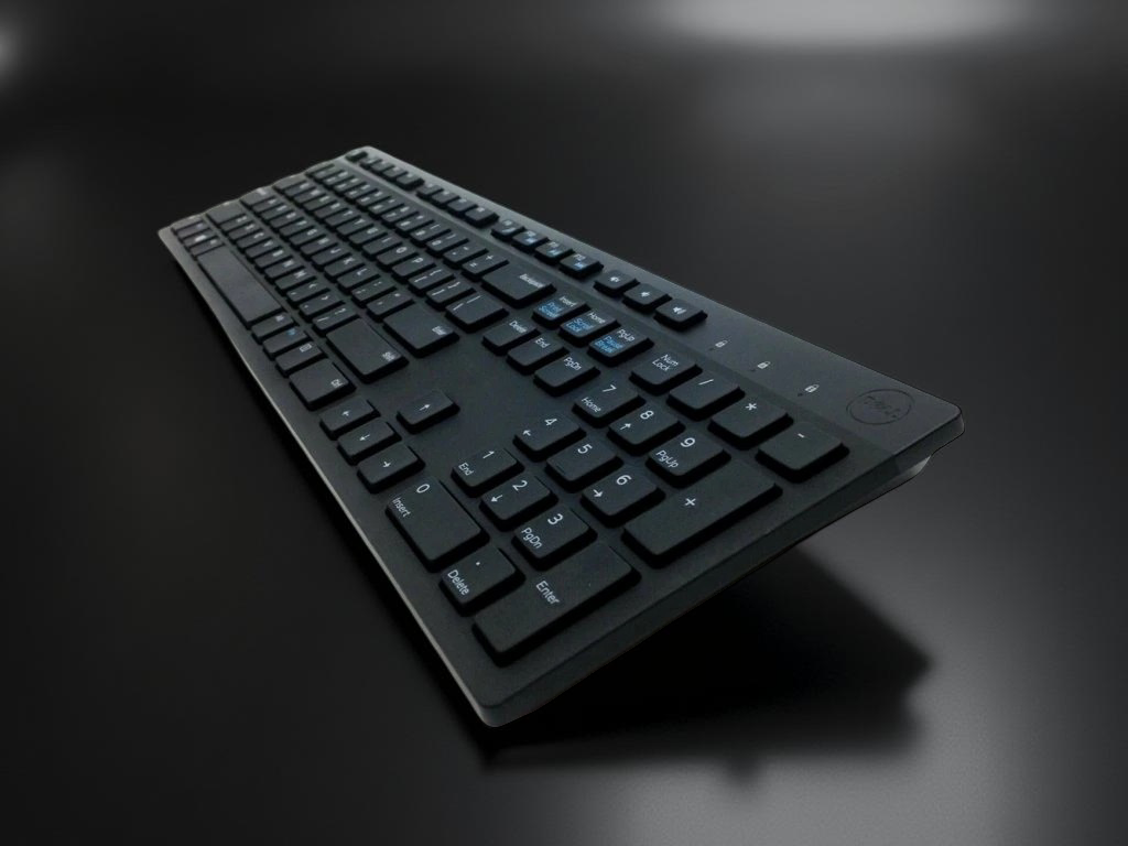 Michal Maslík Dell KB-216